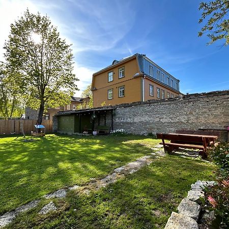 Garden Studio Next To Telliskivi & Old Town Tallinn Luaran gambar